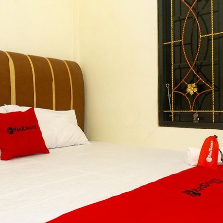 Reddoorz Near Sentani Airport Jayapura Hotel Екстериор снимка
