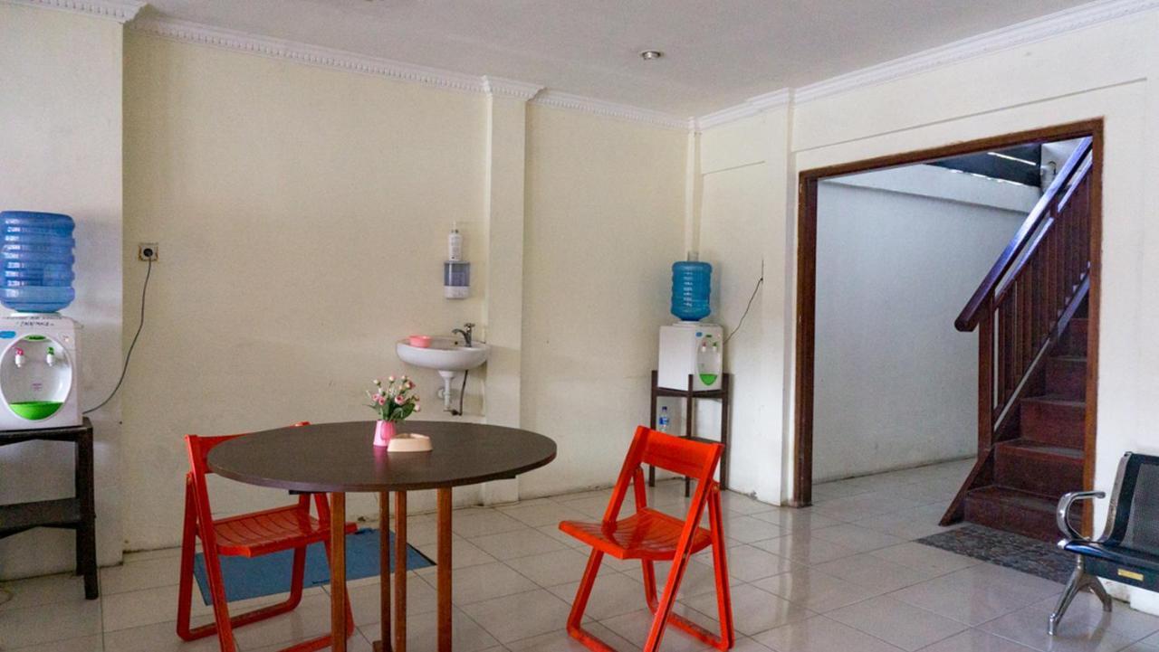 Reddoorz Near Sentani Airport Jayapura Hotel Екстериор снимка