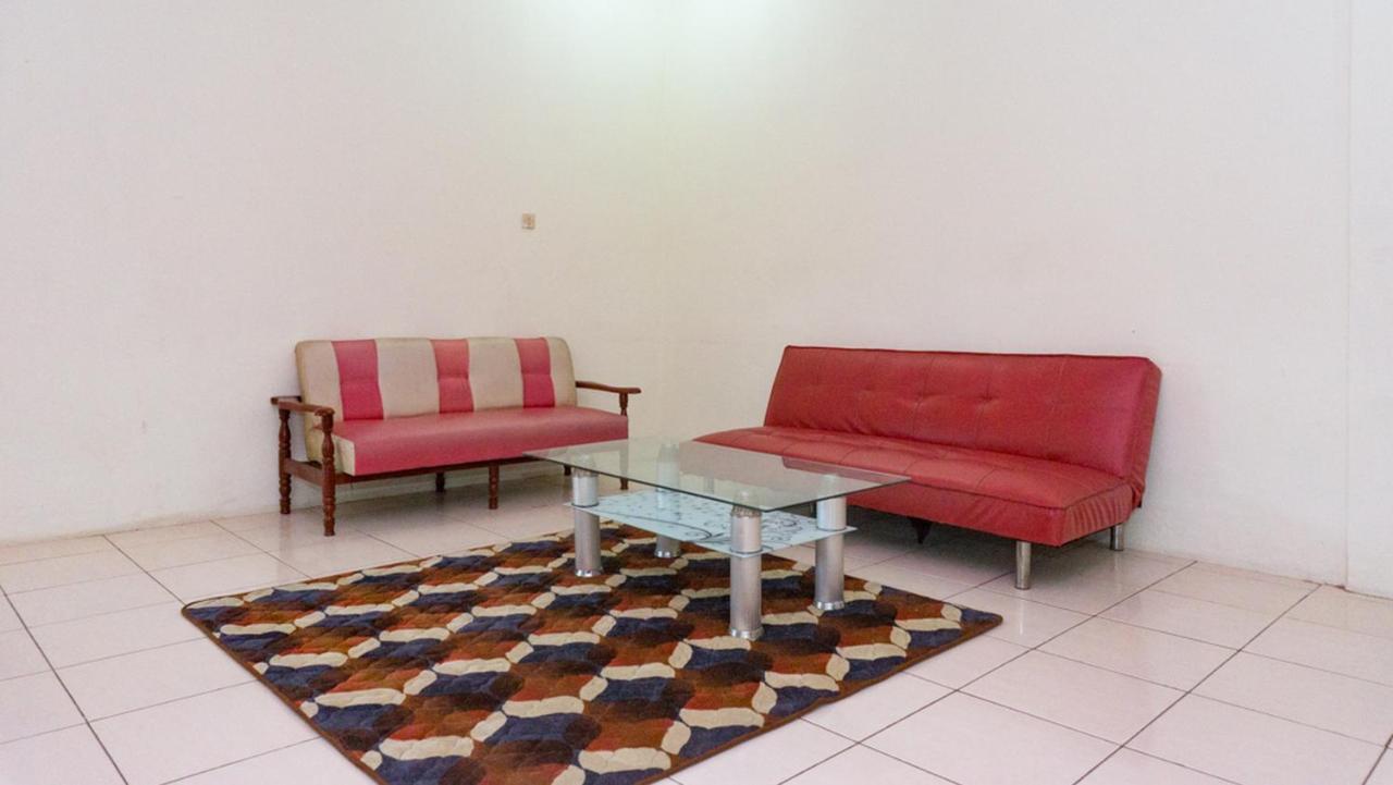 Reddoorz Near Sentani Airport Jayapura Hotel Екстериор снимка