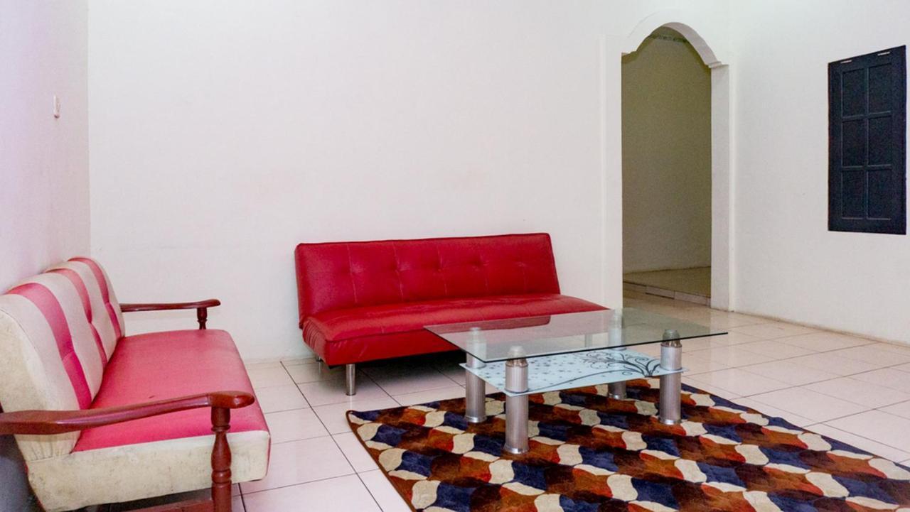 Reddoorz Near Sentani Airport Jayapura Hotel Екстериор снимка