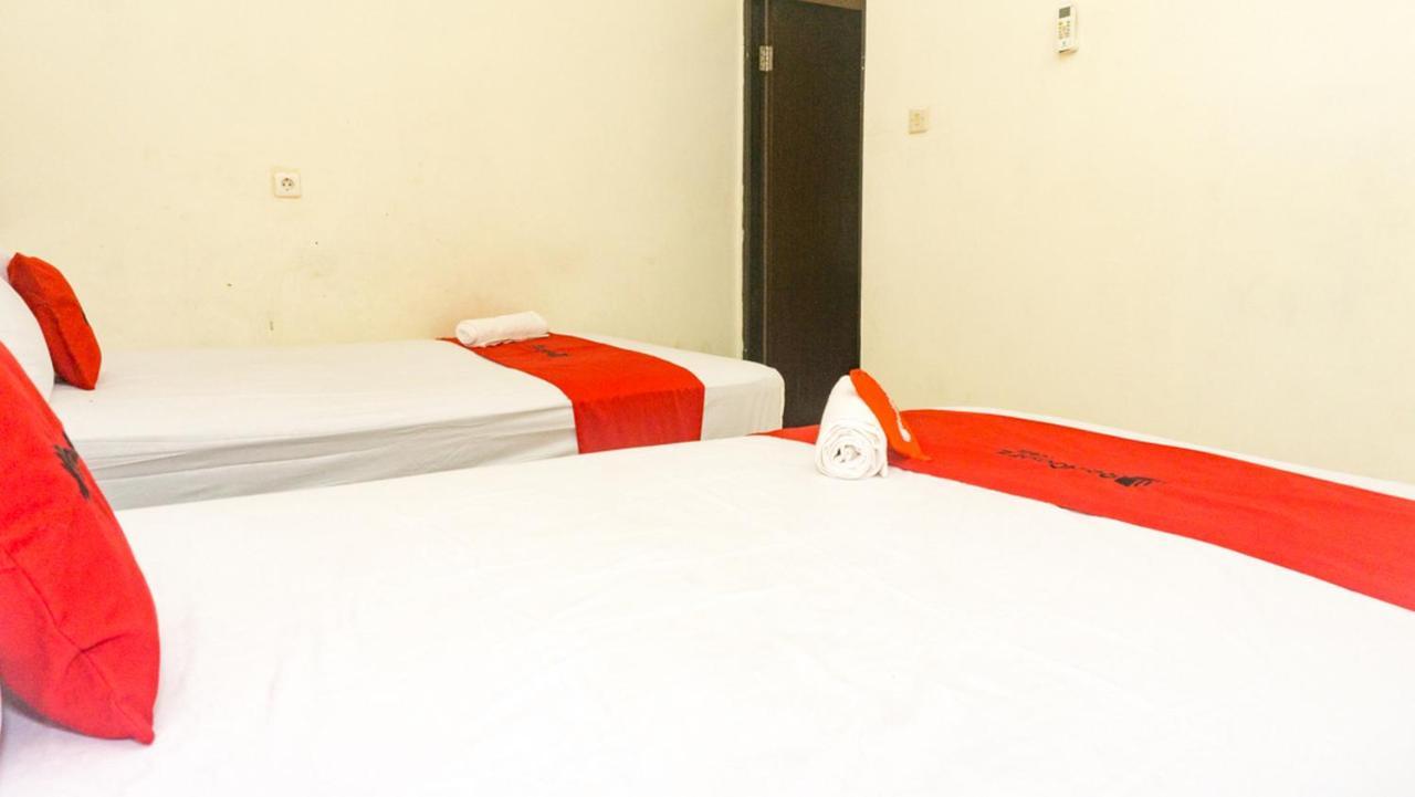 Reddoorz Near Sentani Airport Jayapura Hotel Екстериор снимка