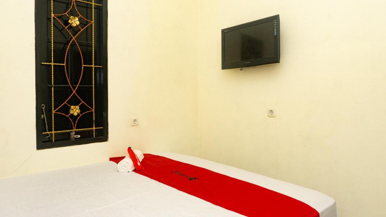 Reddoorz Near Sentani Airport Jayapura Hotel Екстериор снимка