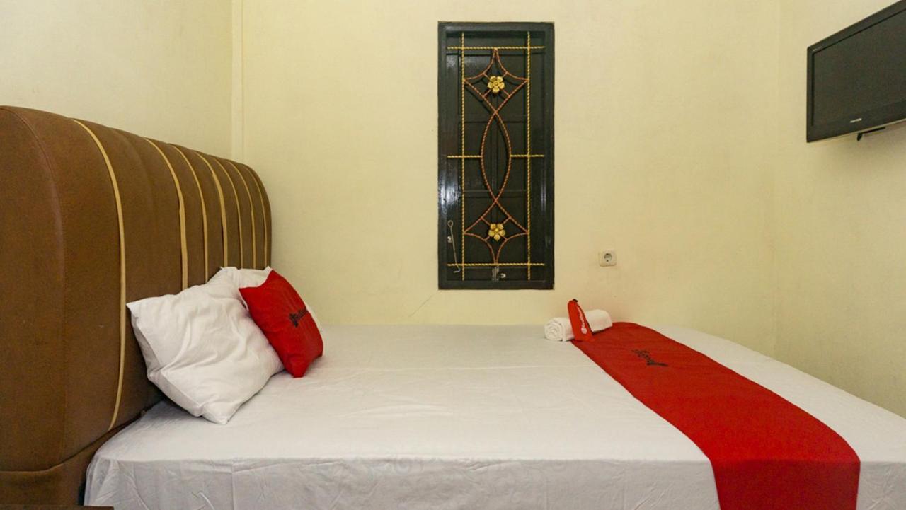 Reddoorz Near Sentani Airport Jayapura Hotel Екстериор снимка