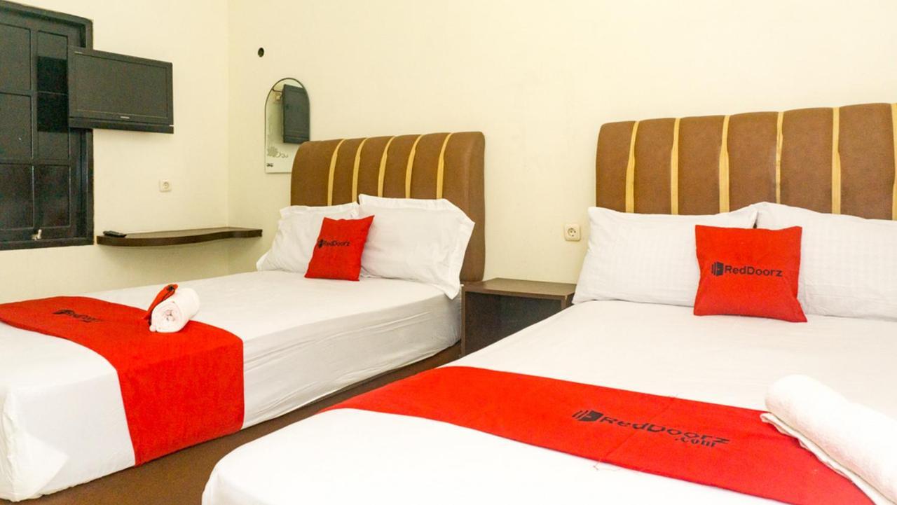 Reddoorz Near Sentani Airport Jayapura Hotel Екстериор снимка