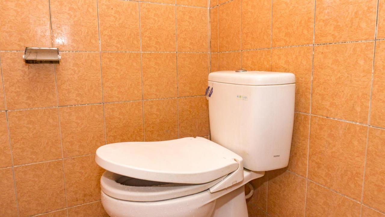 Reddoorz Near Sentani Airport Jayapura Hotel Екстериор снимка