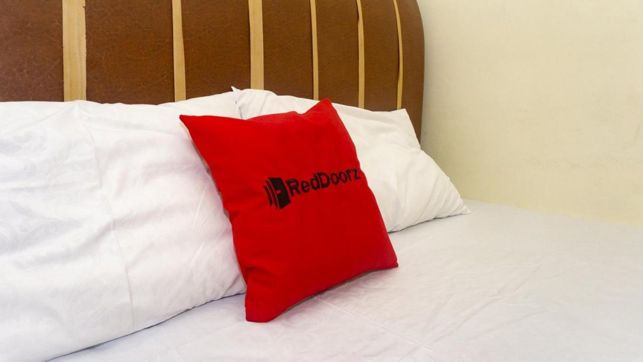 Reddoorz Near Sentani Airport Jayapura Hotel Екстериор снимка