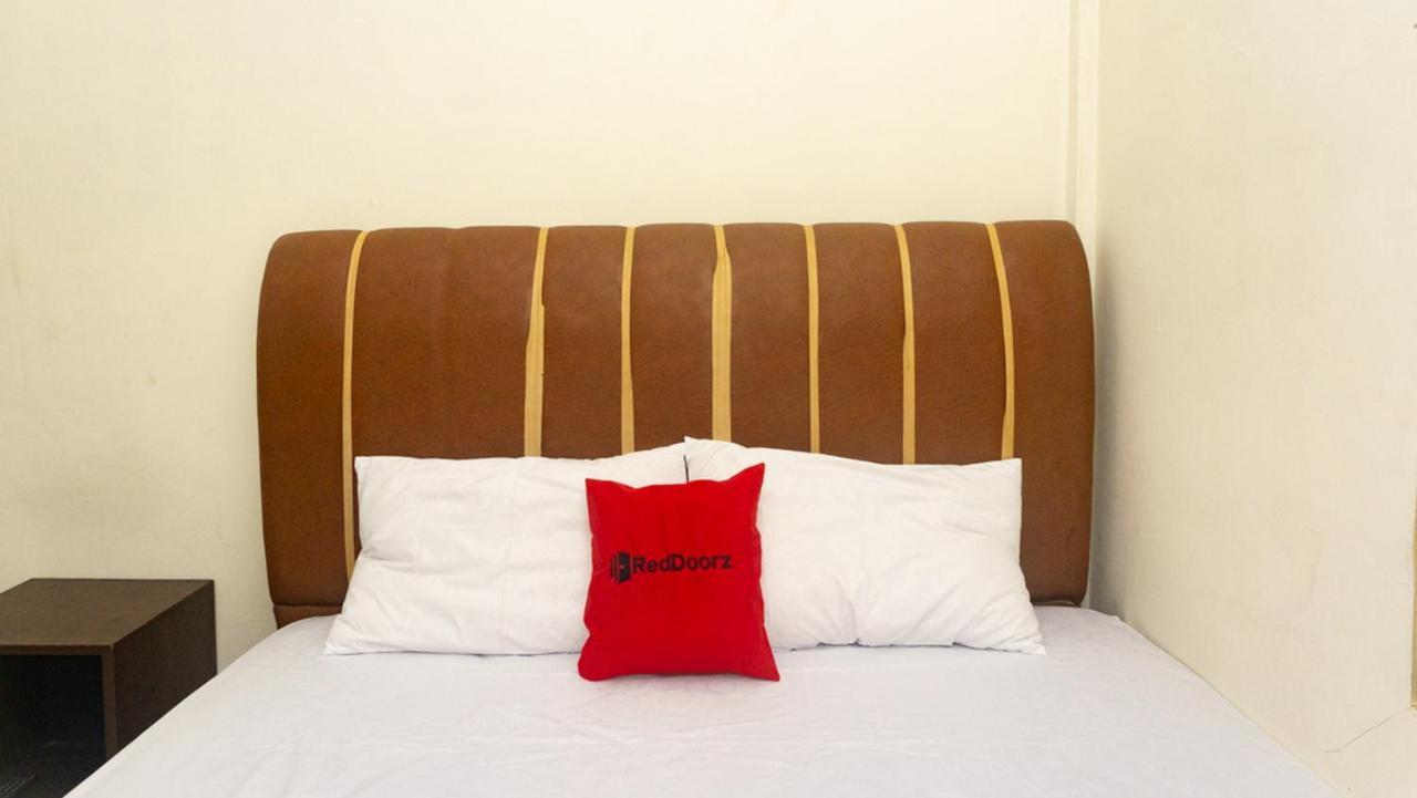 Reddoorz Near Sentani Airport Jayapura Hotel Екстериор снимка